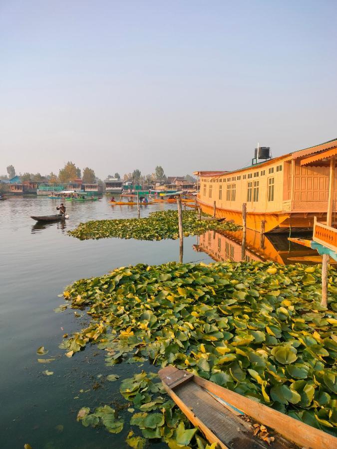 Hotel Lala Rukh Group Of Houseboats Srīnagar Exterior foto