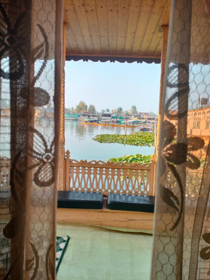 Hotel Lala Rukh Group Of Houseboats Srīnagar Exterior foto