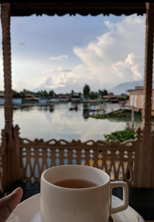 Hotel Lala Rukh Group Of Houseboats Srīnagar Exterior foto