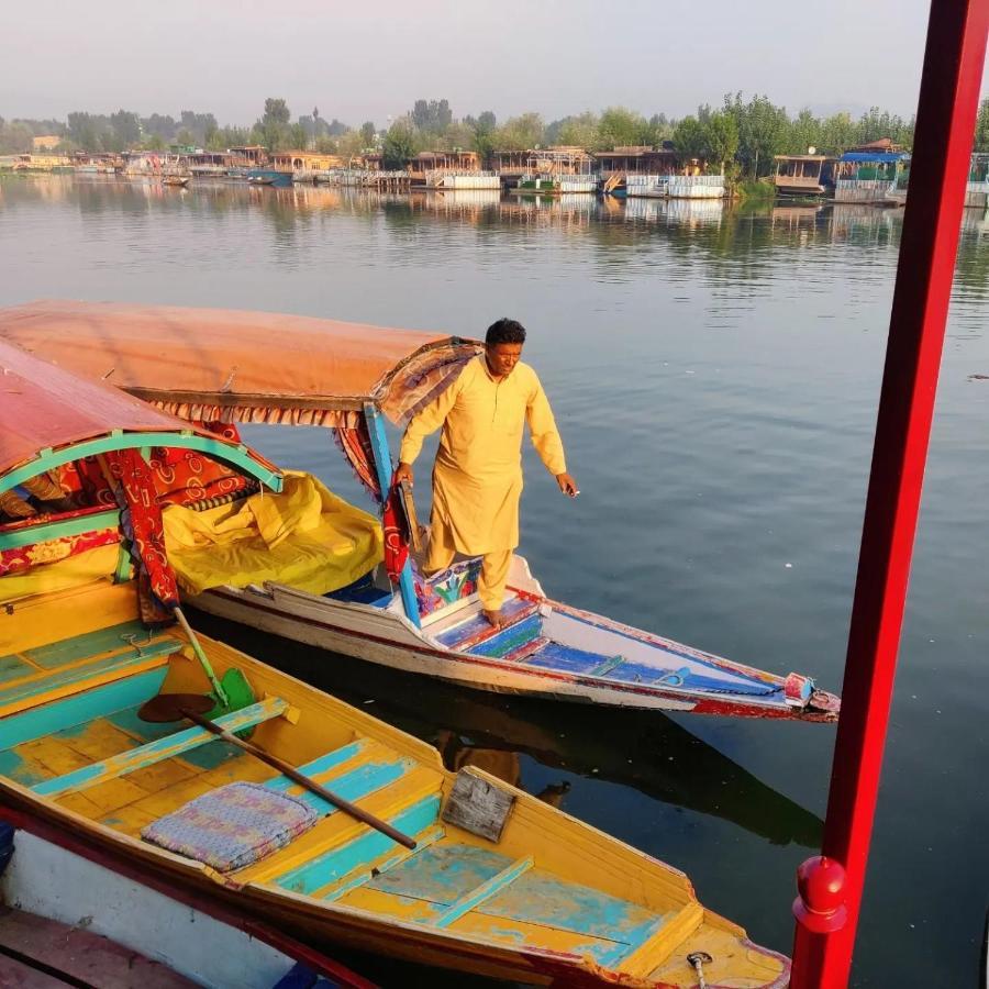 Hotel Lala Rukh Group Of Houseboats Srīnagar Exterior foto