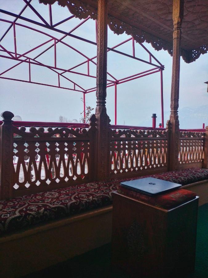 Hotel Lala Rukh Group Of Houseboats Srīnagar Exterior foto