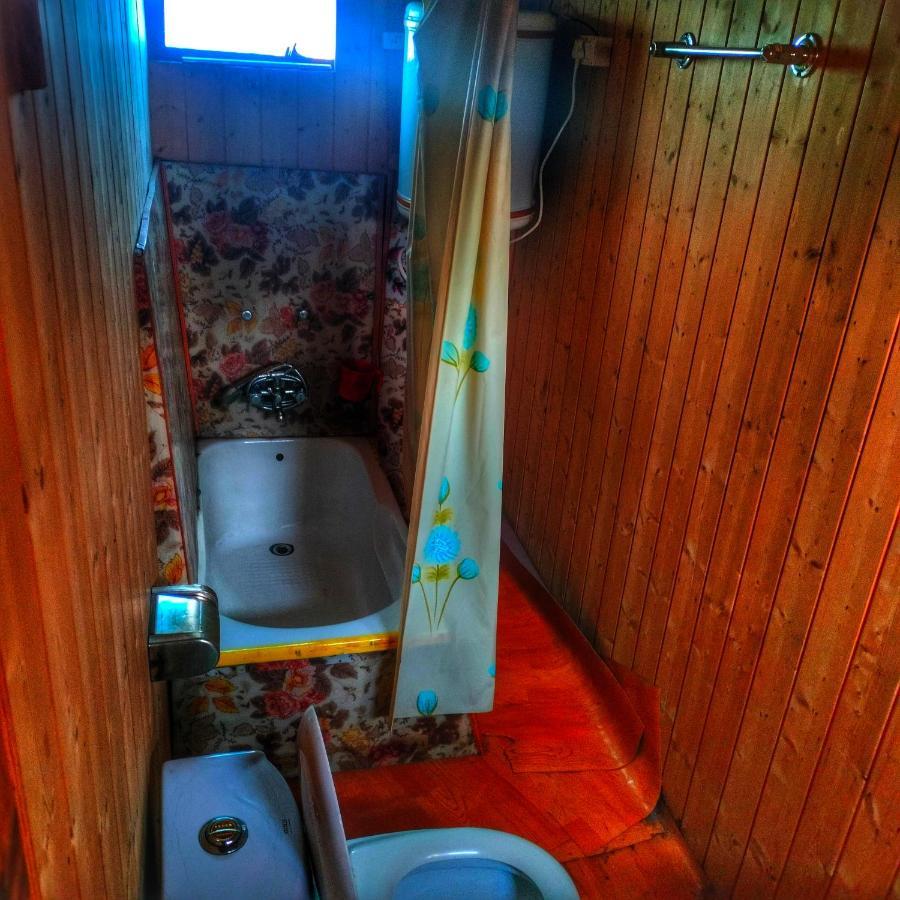 Hotel Lala Rukh Group Of Houseboats Srīnagar Exterior foto