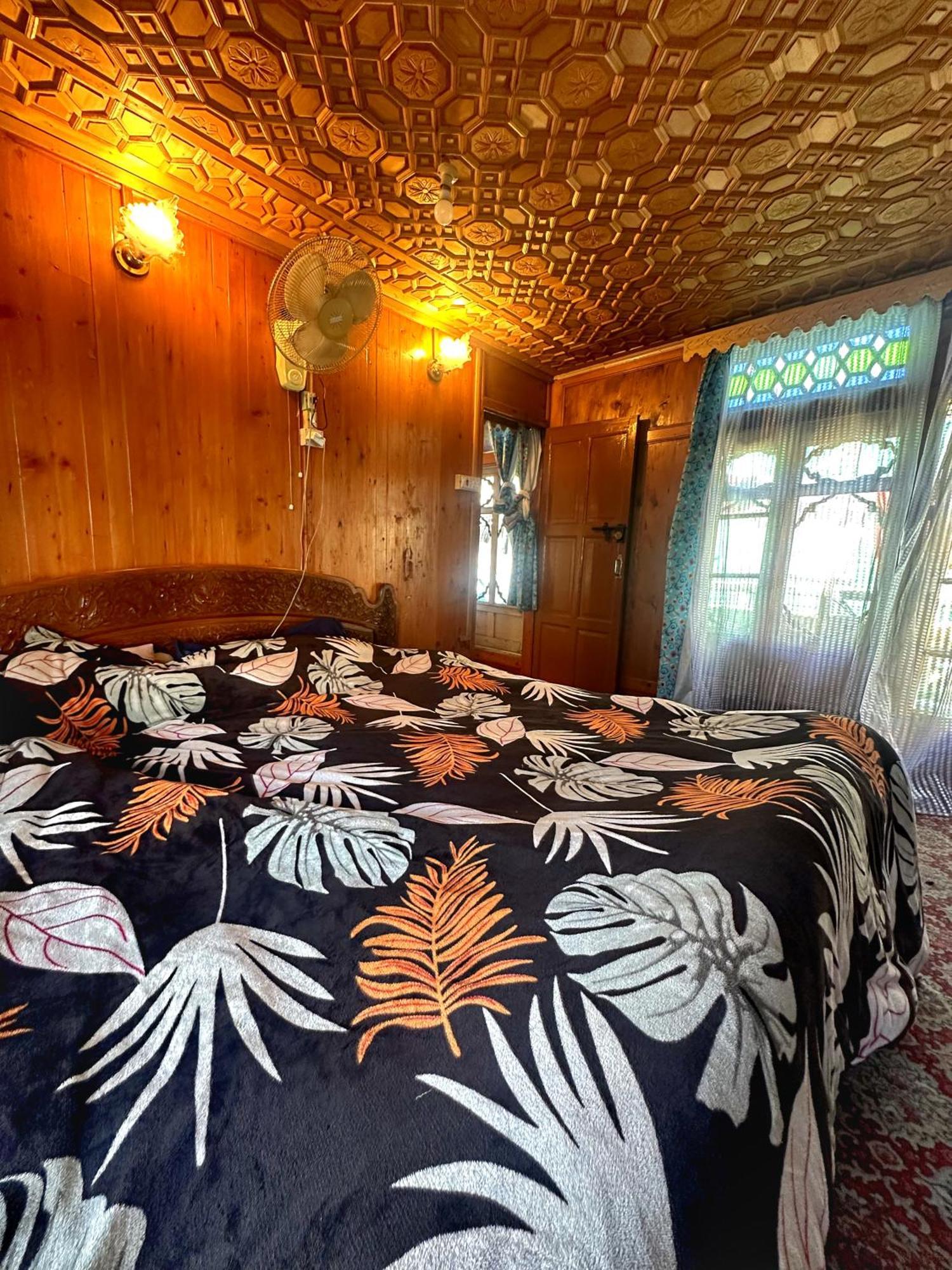 Hotel Lala Rukh Group Of Houseboats Srīnagar Exterior foto