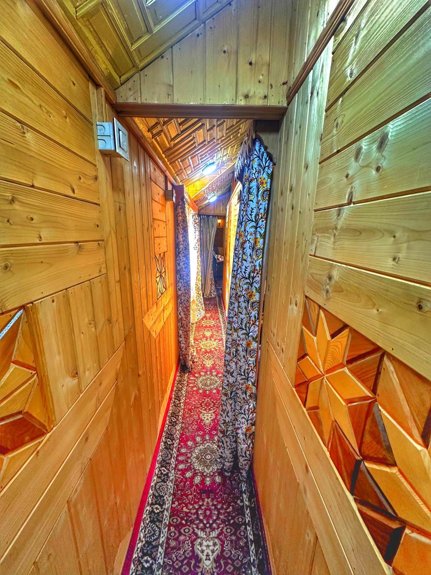 Hotel Lala Rukh Group Of Houseboats Srīnagar Exterior foto