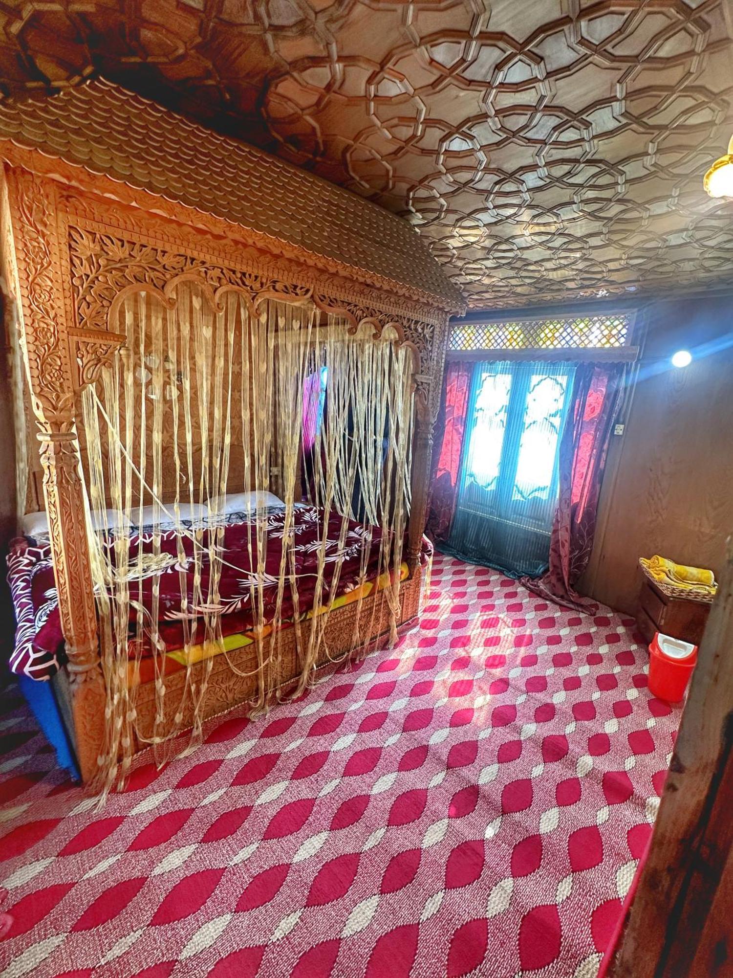 Hotel Lala Rukh Group Of Houseboats Srīnagar Exterior foto